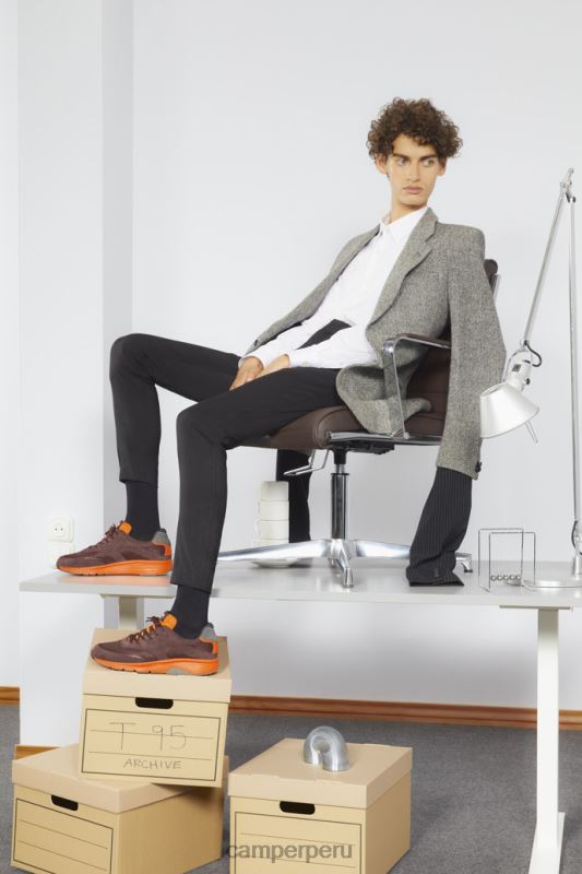 borgoña BX6281594 Camper Zapatillas deportivas design drift en tejido color burdeos y naranja para hombre