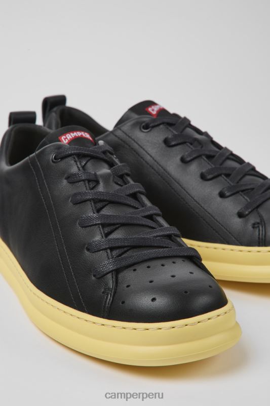 negro BX6281515 Camper Zapatillas de diseño runner de piel negra y amarilla para hombre.