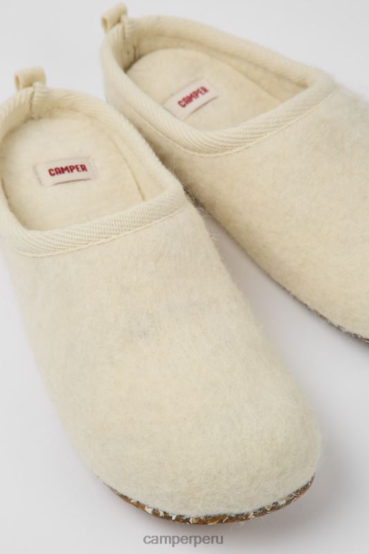beige BX6281181 Camper pantuflas de lana beige diseño wabi para mujer