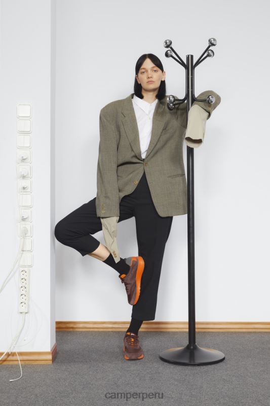 borgoña BX628720 Camper Zapatillas drift de tejido y nobuk en color burdeos y naranja exclusivas para mujer