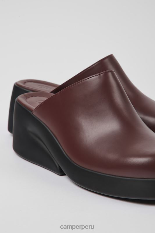 borgoña BX6281071 Camper Mules de piel burdeos Kaah de diseño para mujer.